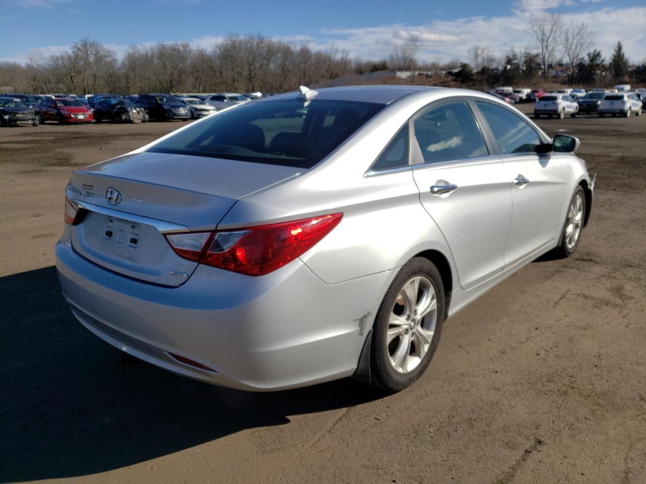 Photo 4 from auction – 2013 HYUNDAI SONATA SE with VIN 5NPEC4AC9DH579978