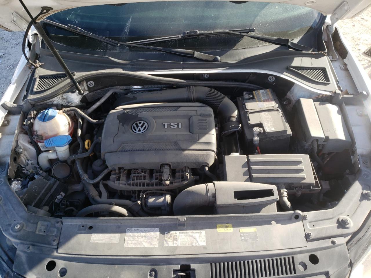 Photo 7 from auction – 2015 VOLKSWAGEN PASSAT SE with VIN 1VWBT7A33FC062000