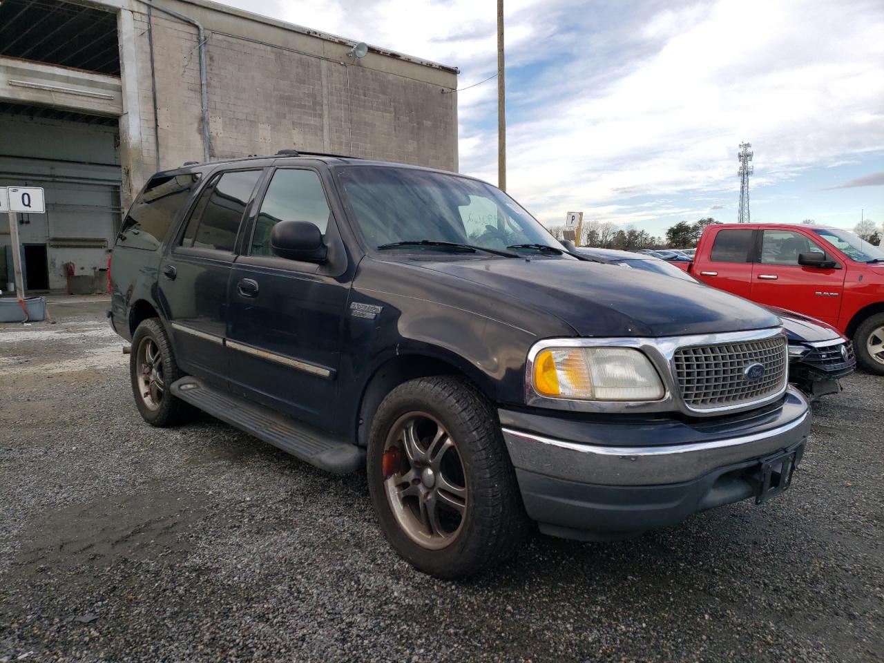 FORD EXPEDITION 2000 with VIN 1FMRU1564YLB15852 - Photo from auction