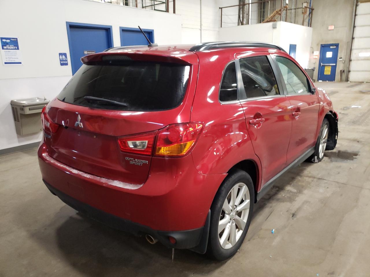Photo 4 from auction – 2015 MITSUBISHI OUTLANDER with VIN 4A4AP4AU6FE027295