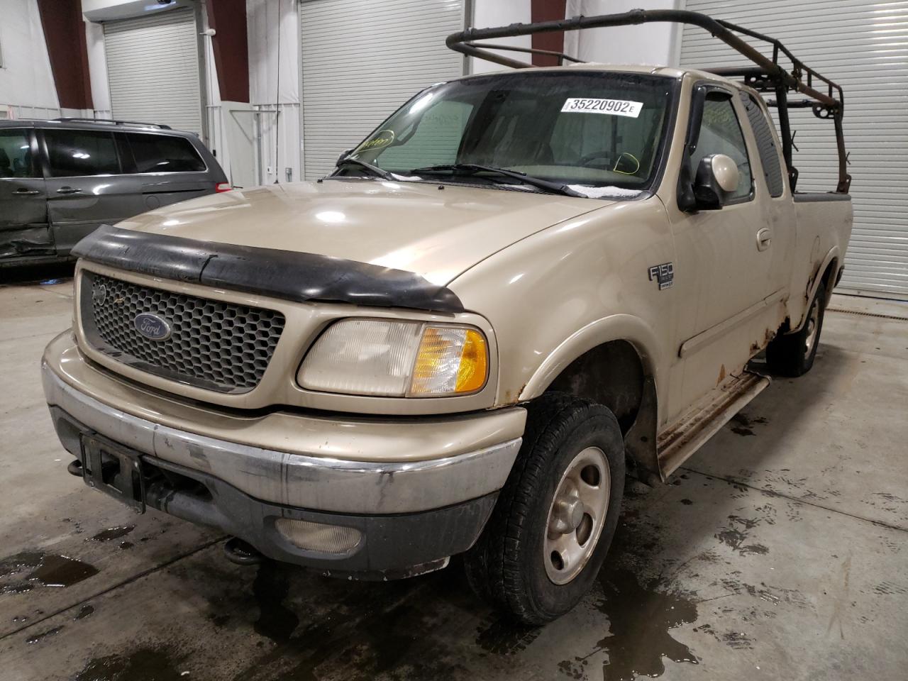 Photo 2 from auction – 2000 FORD F-150 with VIN 2FTRX18W7YCA70617