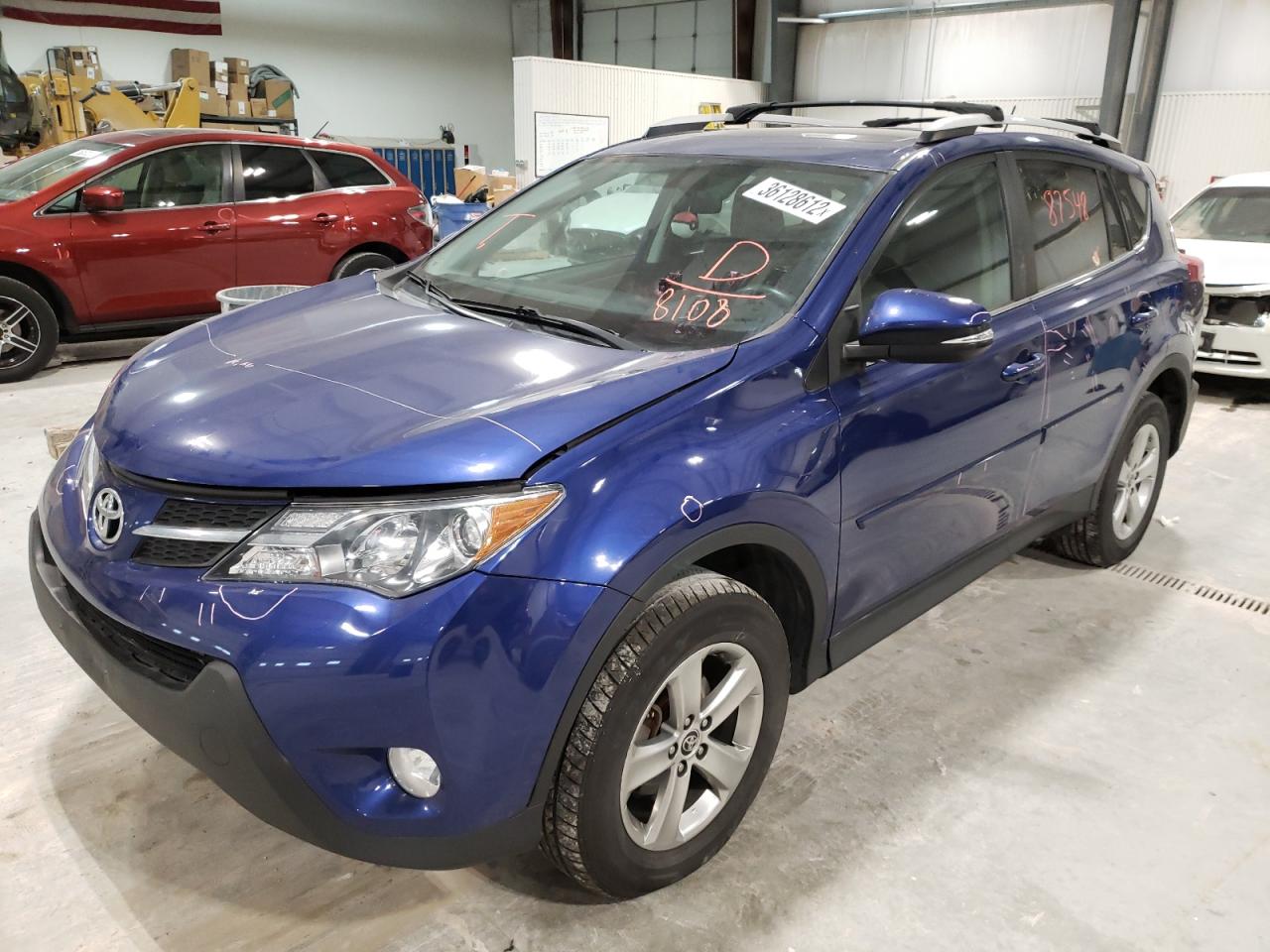 Photo 2 from auction – 2015 TOYOTA RAV4 XLE with VIN 2T3RFREV9FW238108