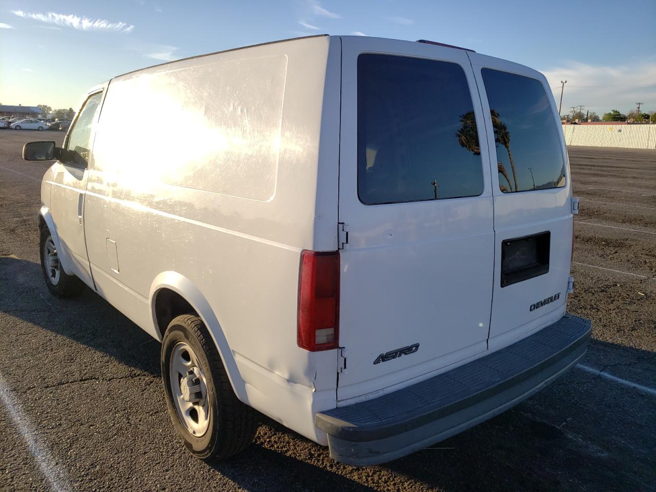 Photo 3 from auction – 2005 CHEVROLET ASTRO with VIN 1GCDM19X05B131999