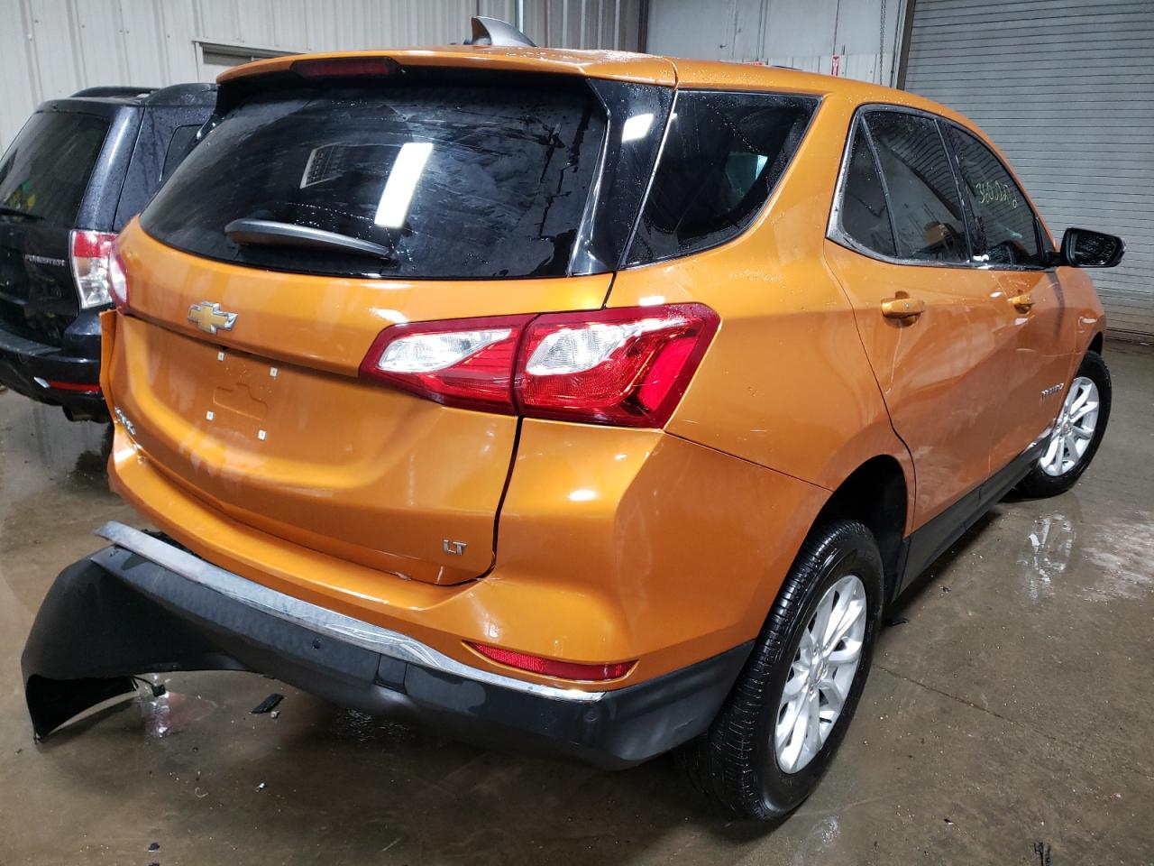 Photo 4 from auction – 2018 CHEVROLET EQUINOX LT with VIN 2GNAXJEV4J6319895