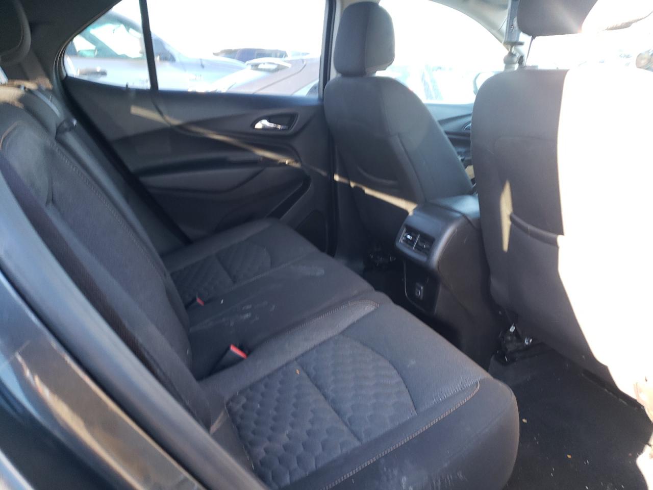 Photo 6 from auction – 2019 CHEVROLET EQUINOX LT with VIN 2GNAXUEVXK6117520
