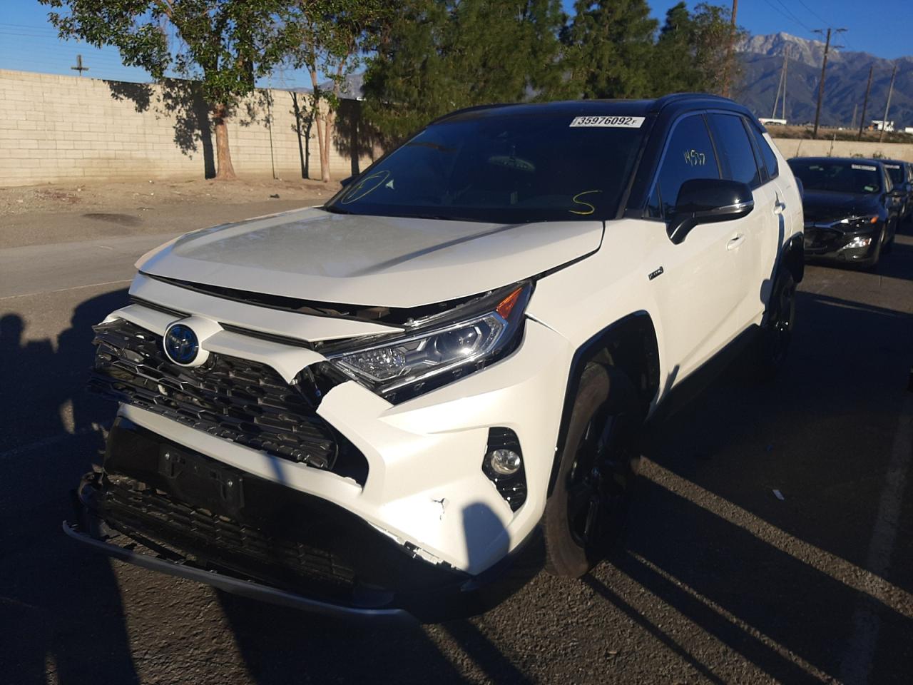 Photo 2 from auction – 2020 TOYOTA RAV4 with VIN 4T3EWRFV1LU009754