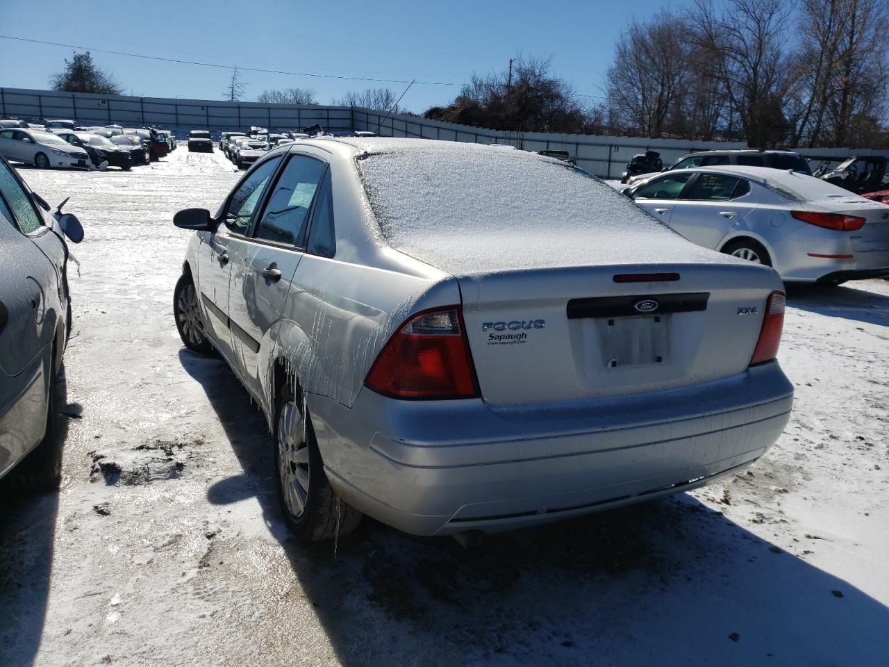 Photo 3 from auction – 2005 FORD FOCUS ZX4 with VIN 1FAFP34N35W119832