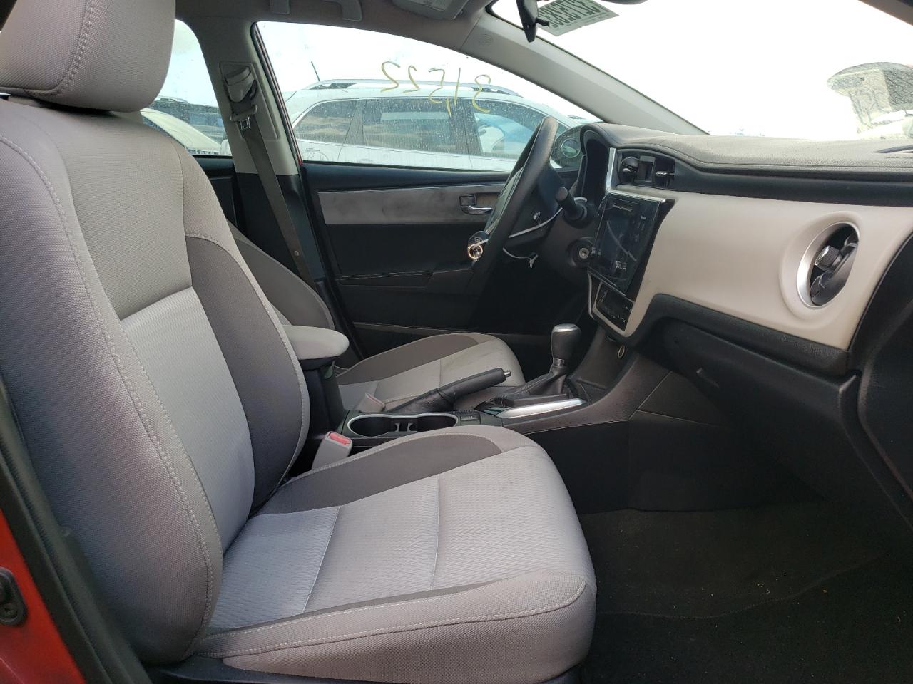 Photo 5 from auction – 2017 TOYOTA COROLLA L with VIN 2T1BURHEXHC820461