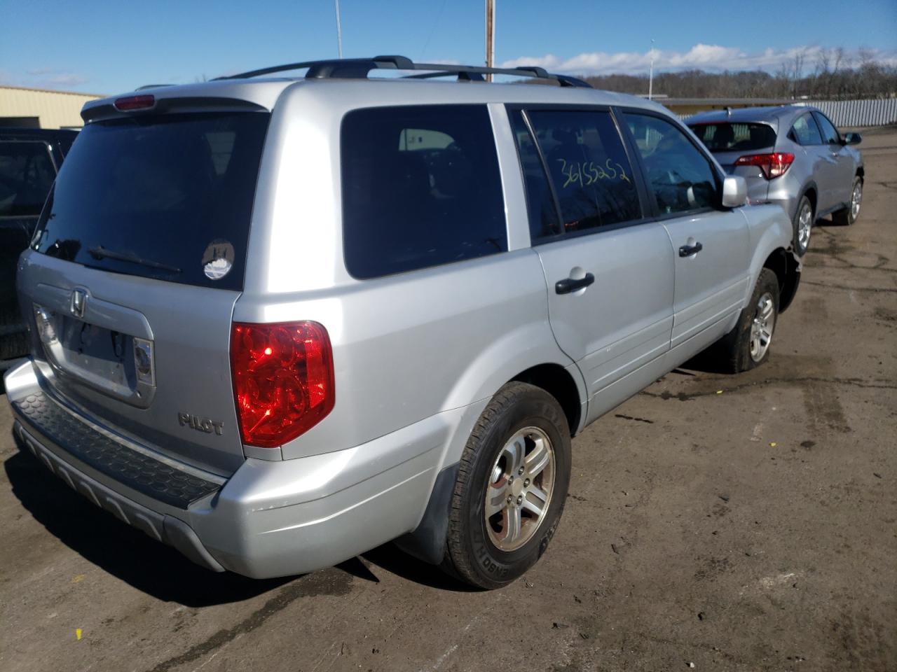 Photo 4 from auction – 2003 HONDA PILOT EXL with VIN 2HKYF18733H586368