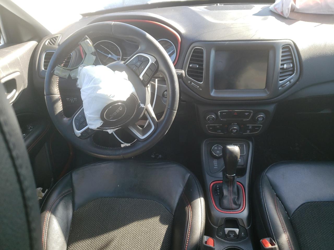 Photo 9 from auction – 2018 JEEP COMPASS TR with VIN 3C4NJDDB1JT342471