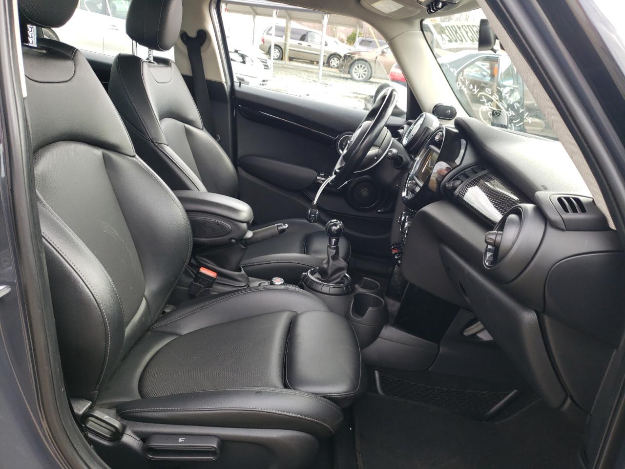 Photo 5 from auction – 2016 MINI COOPER S with VIN WMWXU3C51G2B63007