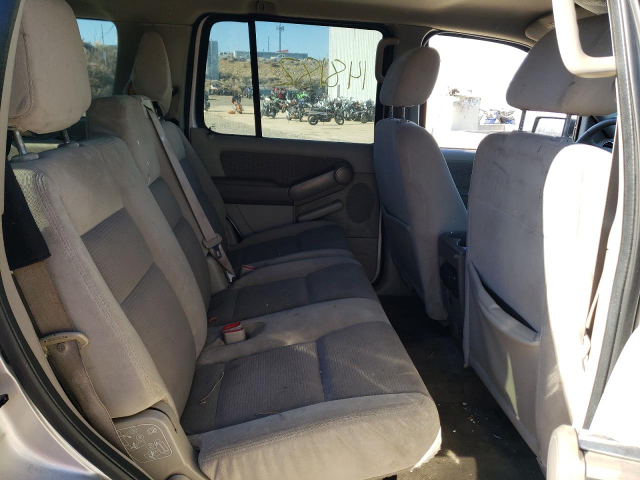 Photo 6 from auction – 2006 FORD EXPLORER X with VIN 1FMEU73E06UA92136
