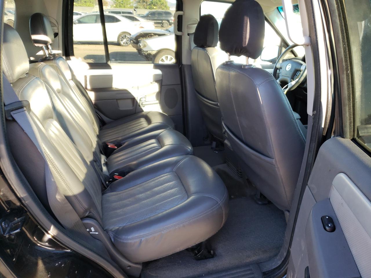Photo 6 from auction – 2002 MERCURY MOUNTAINEE with VIN 4M2ZU66E62ZJ35929