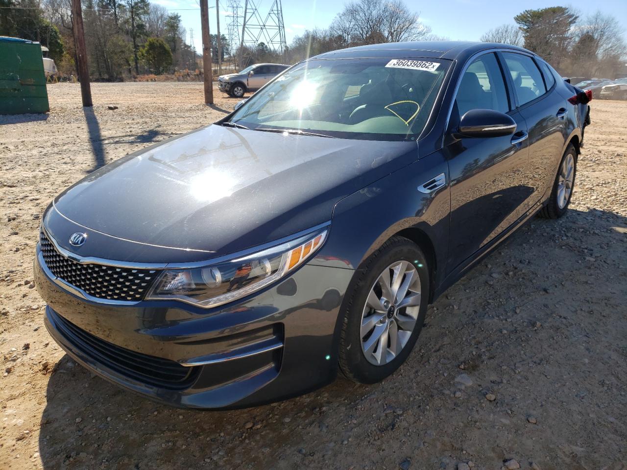 Photo 2 from auction – 2017 KIA OPTIMA EX with VIN 5XXGU4L33HG153630