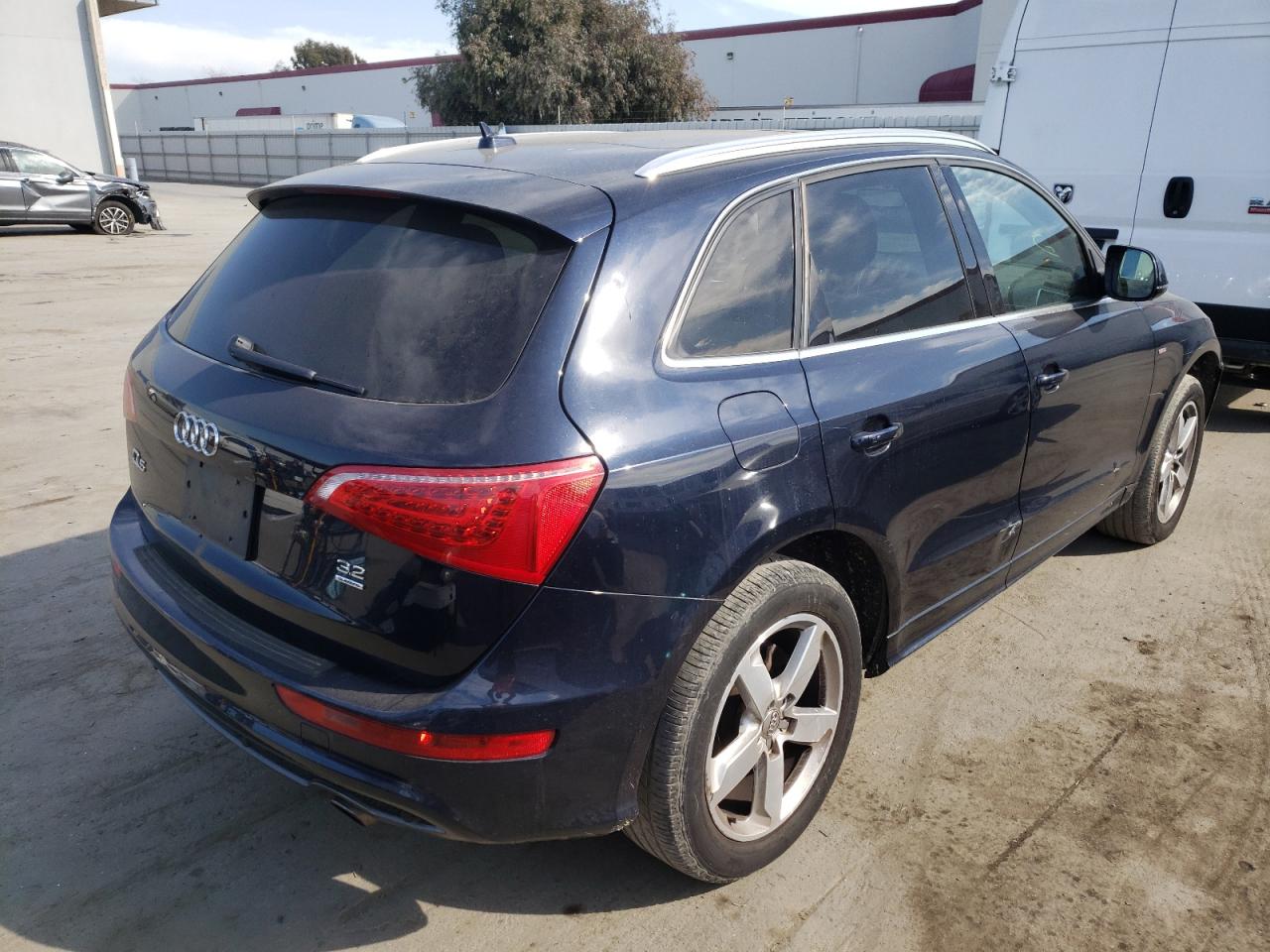 Photo 4 from auction – 2011 AUDI Q5 PREMIUM with VIN WA1DKAFP7BA030657