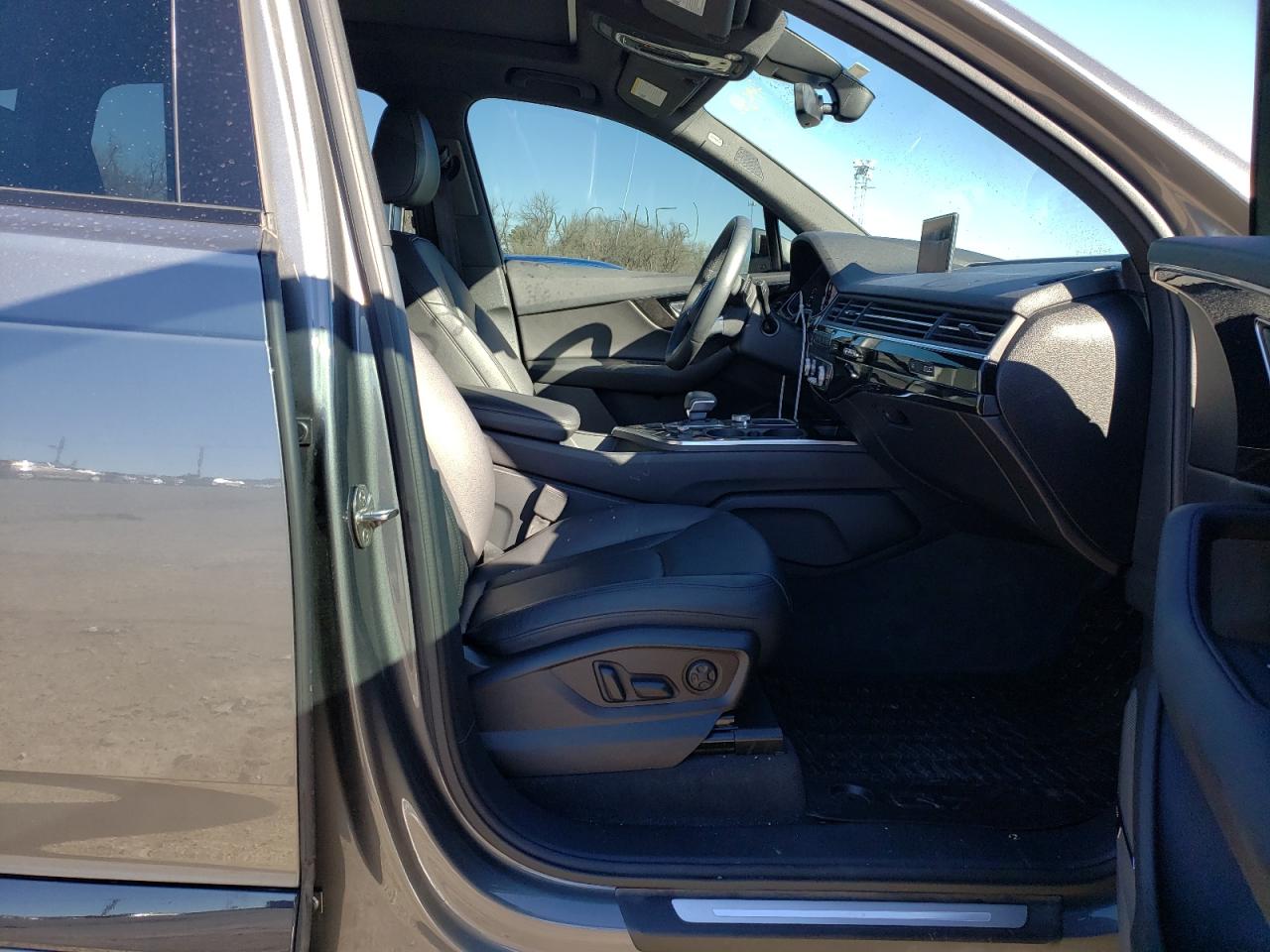 Photo 5 from auction – 2018 AUDI Q7 PRESTIG with VIN WA1VABF72JD002453