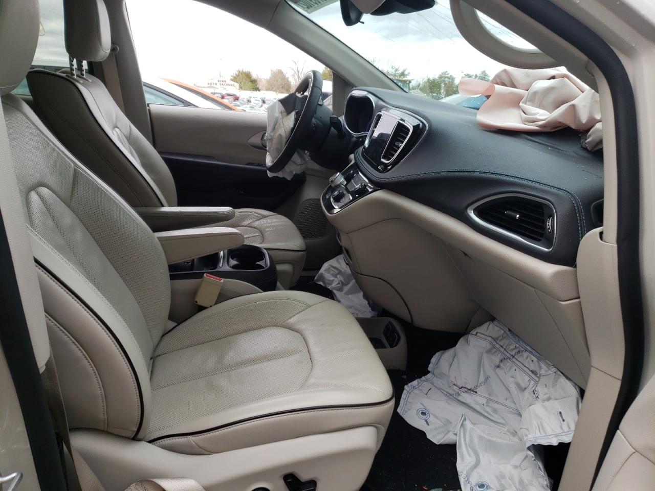Photo 5 from auction – 2017 CHRYSLER PACIFICA E with VIN 2C4RC1N7XHR709546