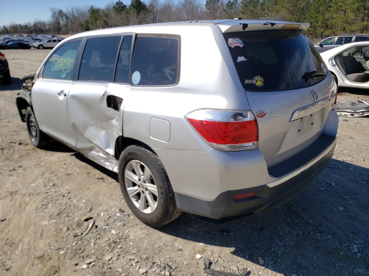 Photo 3 from auction – 2011 TOYOTA HIGHLANDER with VIN 5TDZK3EH0BS049183