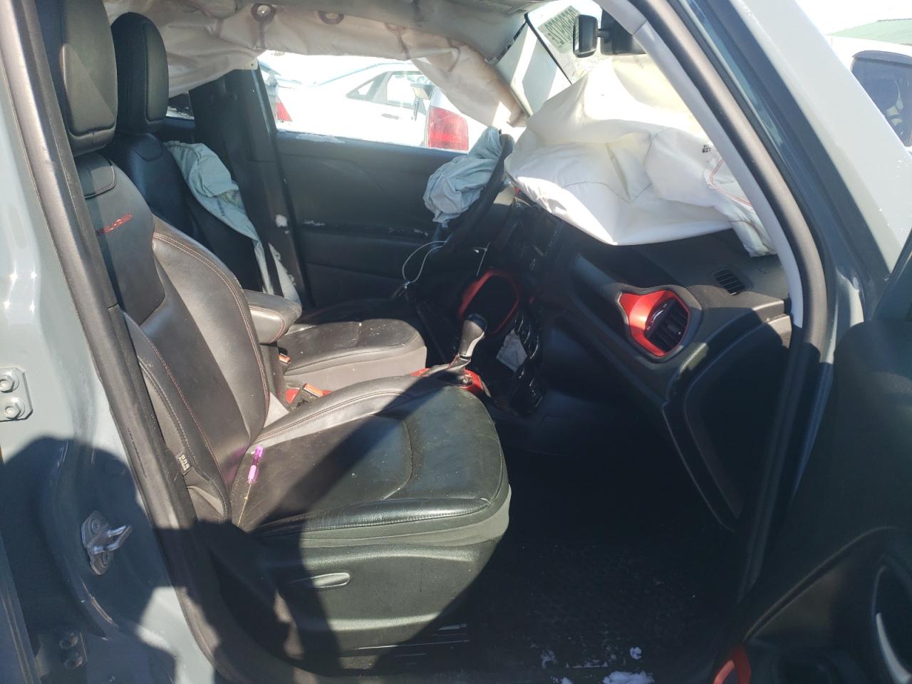 Photo 5 from auction – 2016 JEEP RENEGADE T with VIN ZACCJBCT9GPD00099