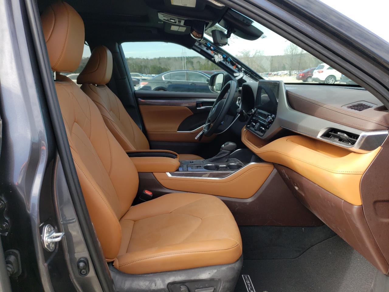Photo 5 from auction – 2021 TOYOTA HIGHLANDER with VIN 5TDFZRAH4MS064716