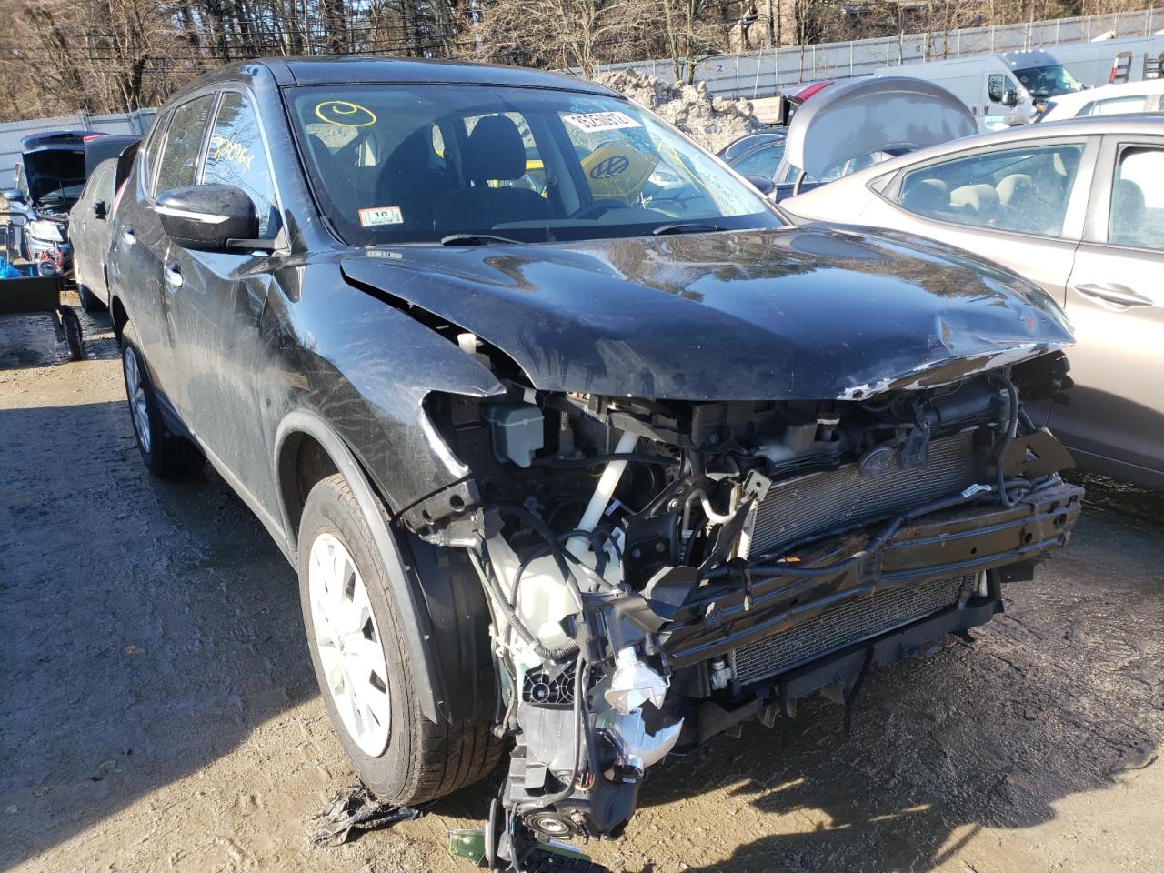 NISSAN ROGUE S 2015 with VIN KNMAT2MV6FP546055 - Photo from auction