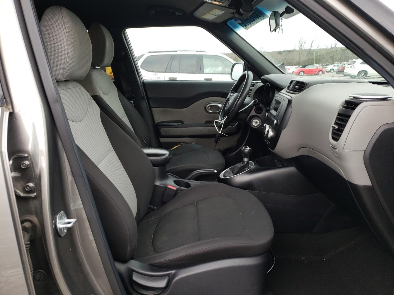 Photo 5 from auction – 2014 KIA SOUL with VIN KNDJN2A24E7093847