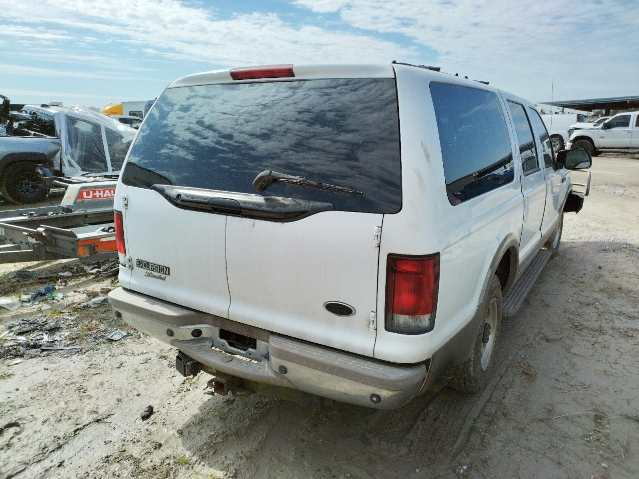 Photo 4 from auction – 2001 FORD EXCURSION with VIN 1FMNU42FX1EB10234