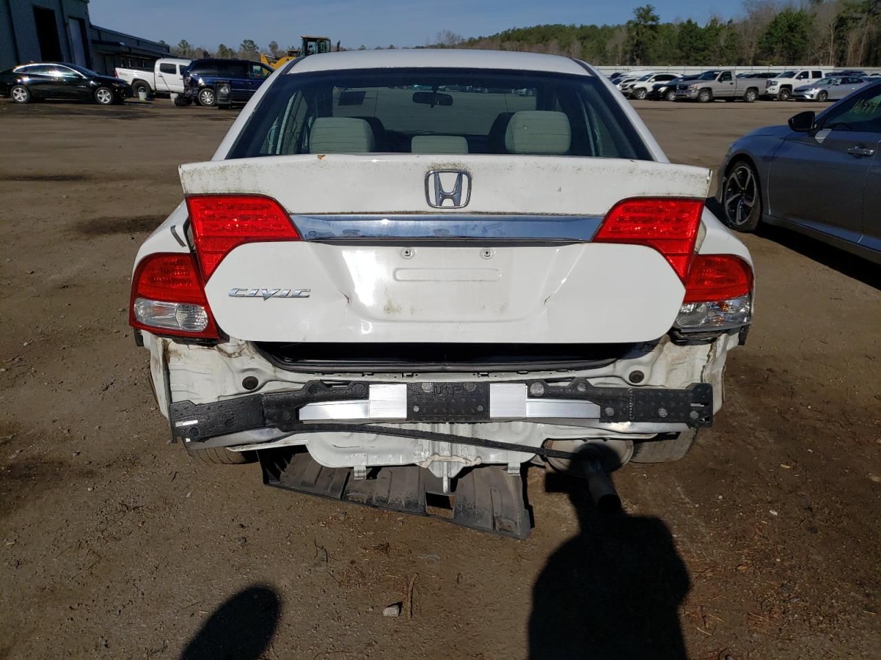 Photo 9 from auction – 2010 HONDA CIVIC EX with VIN 19XFA1F86AE009580