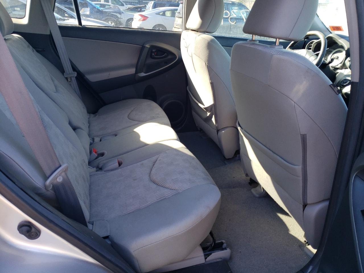 Photo 6 from auction – 2012 TOYOTA RAV4 with VIN 2T3BF4DV3CW218311