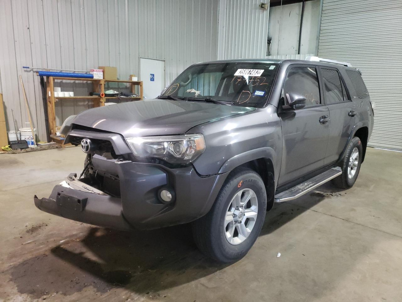 Photo 2 from auction – 2018 TOYOTA 4RUNNER SR with VIN JTEZU5JR7J5174752