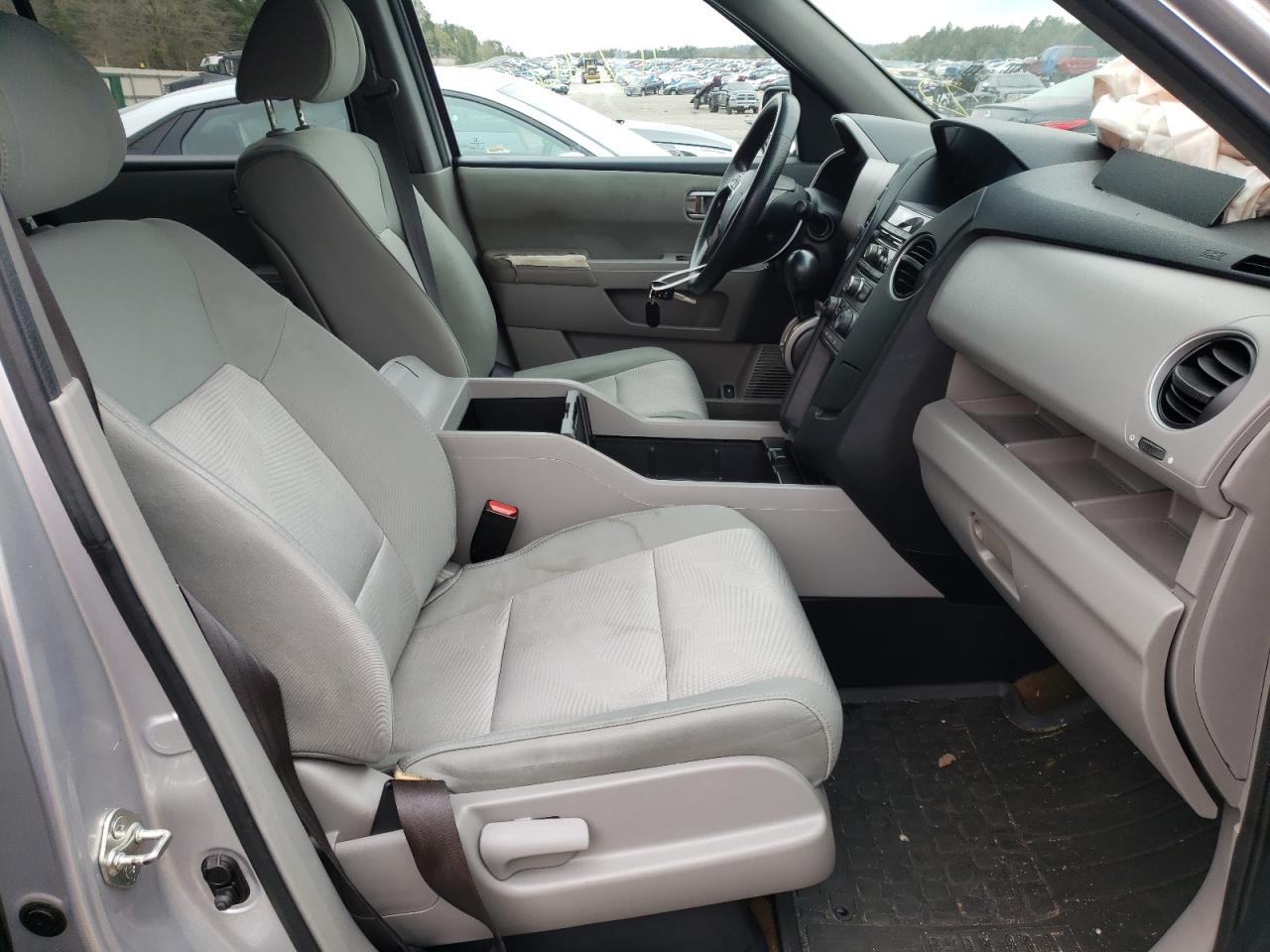 Photo 5 from auction – 2013 HONDA PILOT LX with VIN 5FNYF3H23DB032988