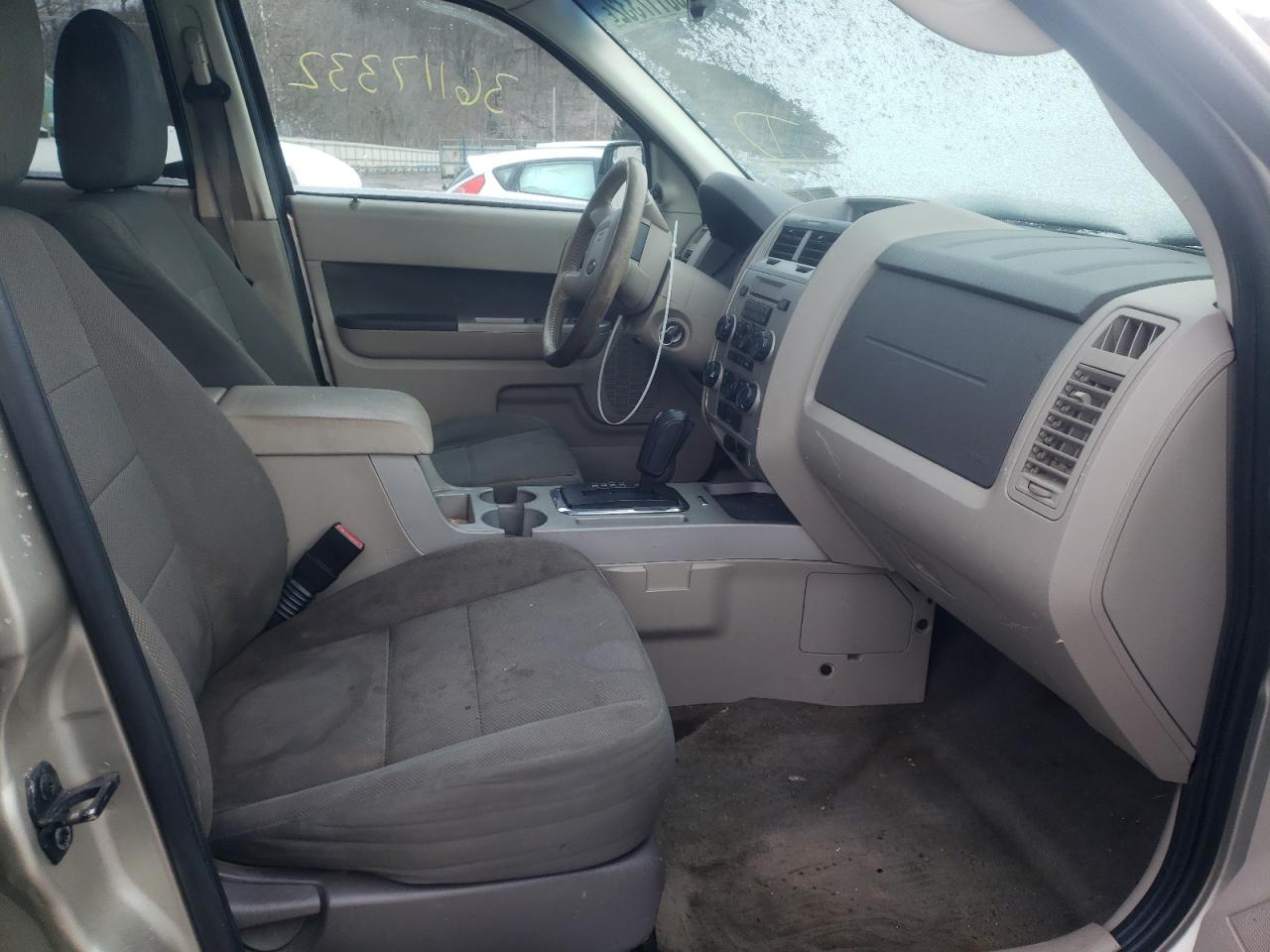Photo 5 from auction – 2010 FORD ESCAPE XLT with VIN 1FMCU9DG5AKA43912