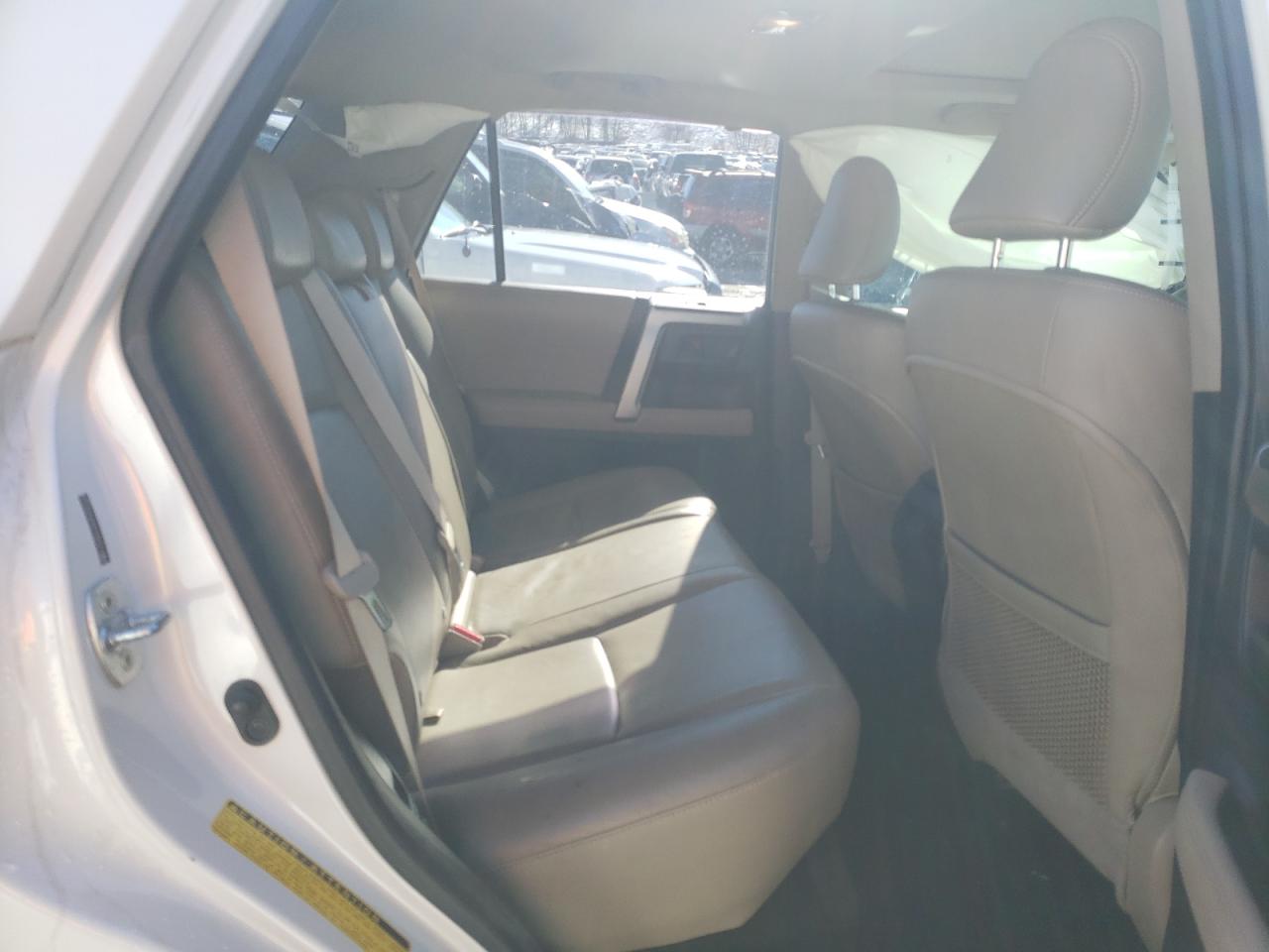 Photo 6 from auction – 2010 TOYOTA 4RUNNER SR with VIN JTEBU5JR0A5001124
