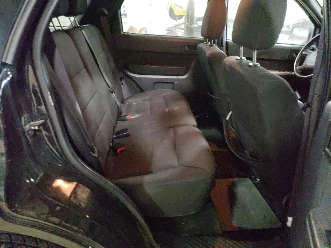 Photo 6 from auction – 2010 FORD ESCAPE XLT with VIN 1FMCU0D74AKB63616