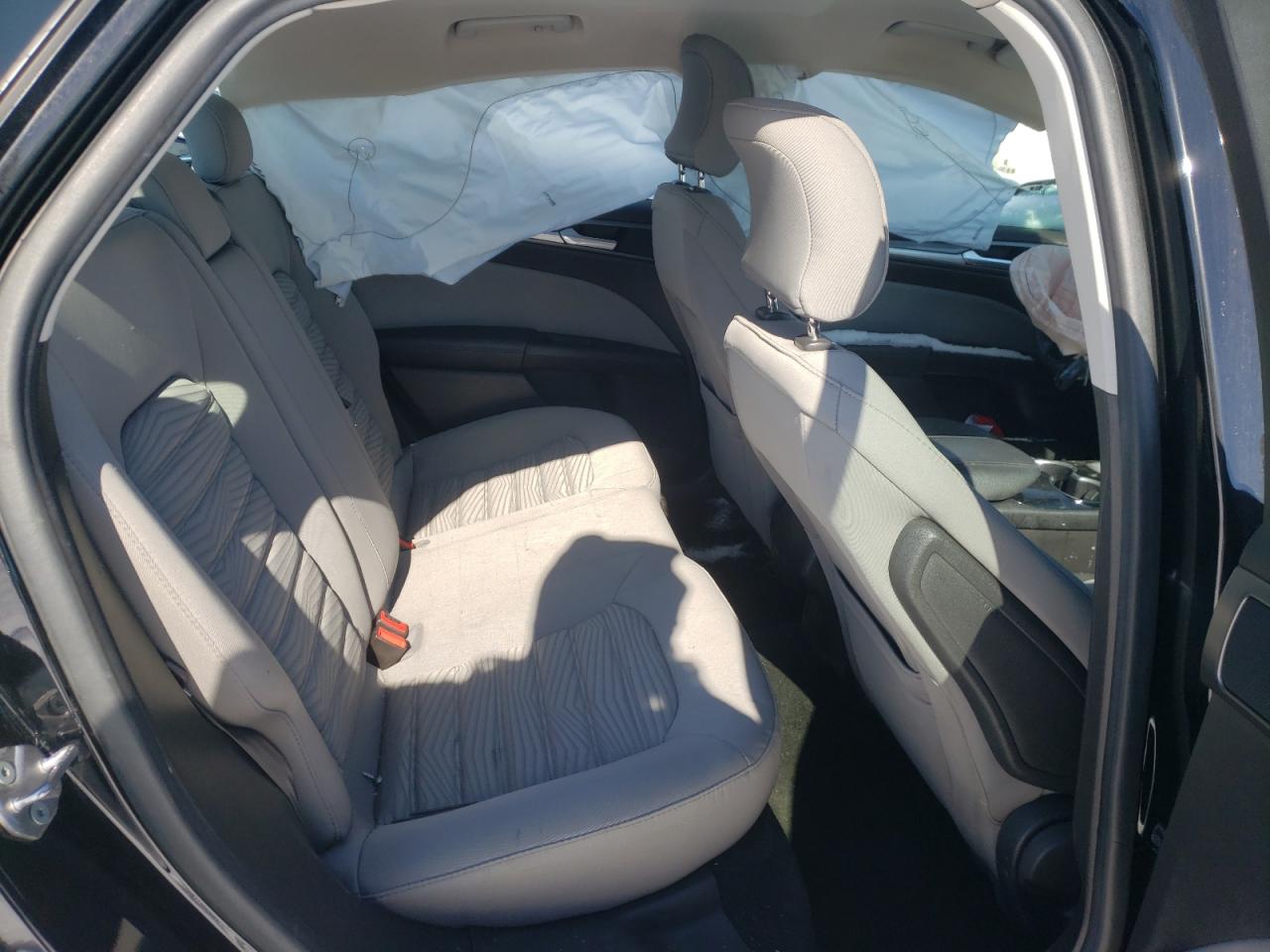 Photo 6 from auction – 2016 FORD FUSION S with VIN 3FA6P0G75GR176969