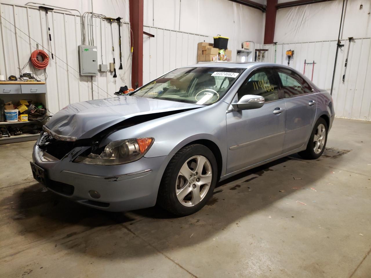 Photo 2 from auction – 2005 ACURA RL with VIN JH4KB16505C015792