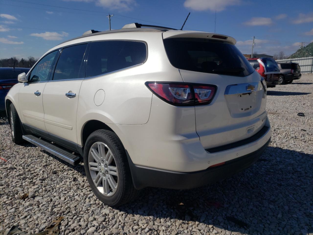 Photo 3 from auction – 2013 CHEVROLET TRAVERSE L with VIN 1GNKRGKD5DJ156937