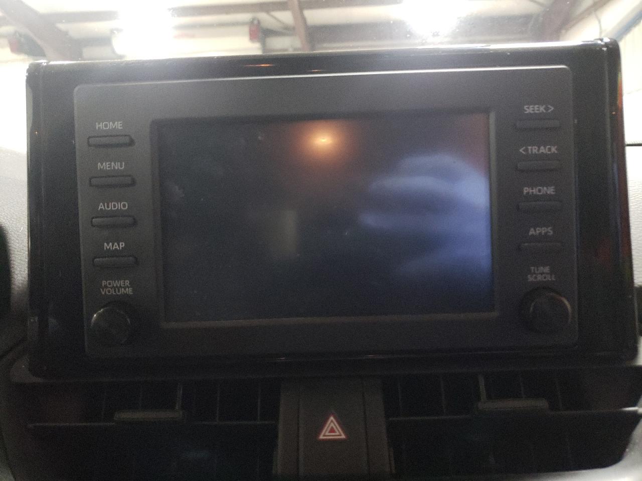 Photo 9 from auction – 2019 TOYOTA RAV4 LE with VIN 2T3F1RFV9KW040607