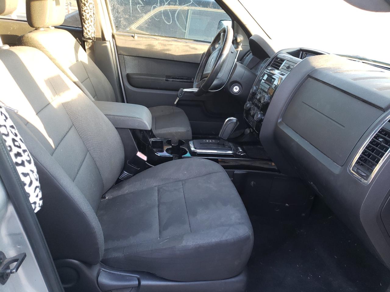 Photo 5 from auction – 2010 FORD ESCAPE XLT with VIN 1FMCU0D79AKC16195