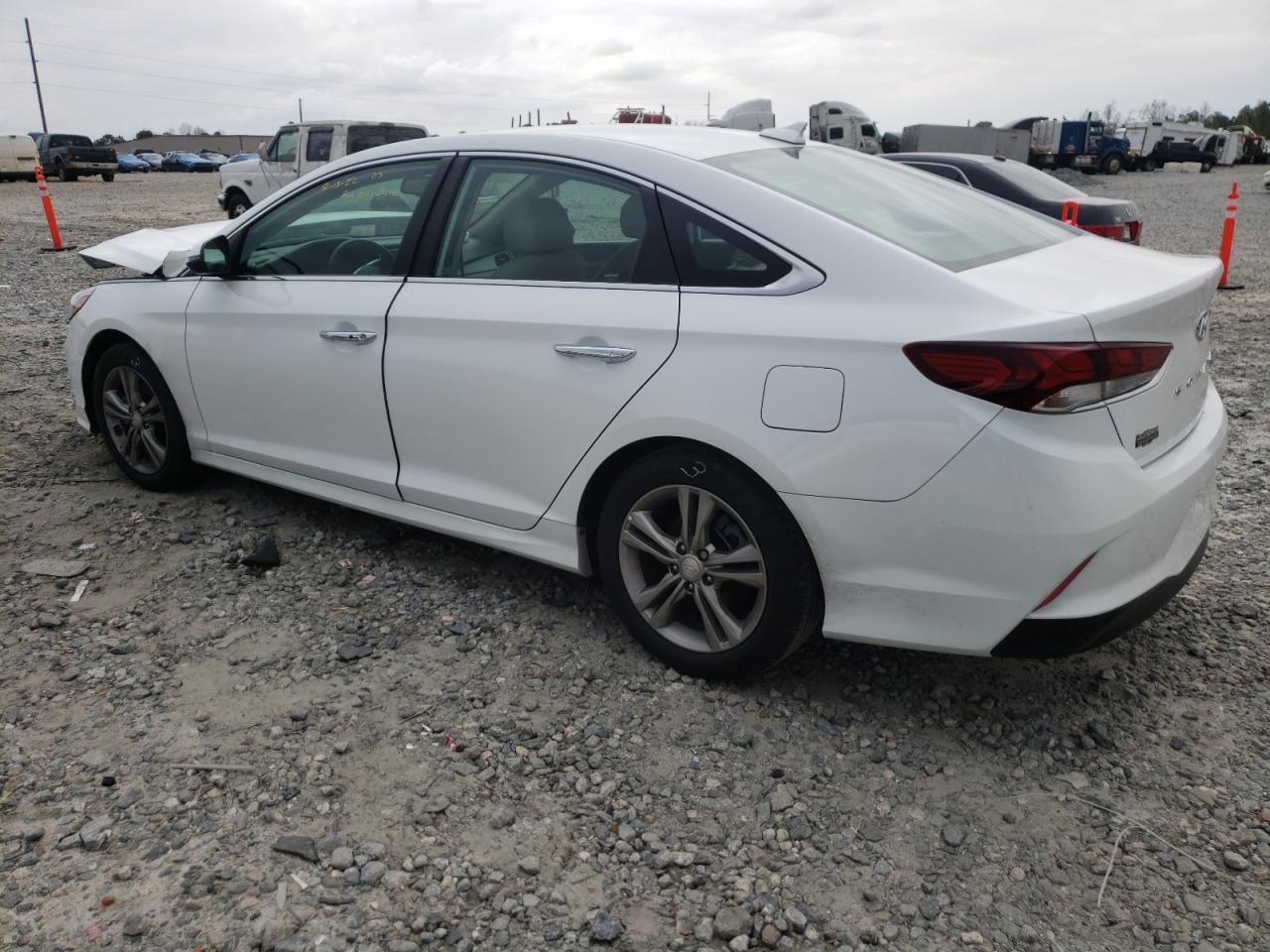 Photo 3 from auction – 2018 HYUNDAI SONATA with VIN 5NPE34AF7JH657406