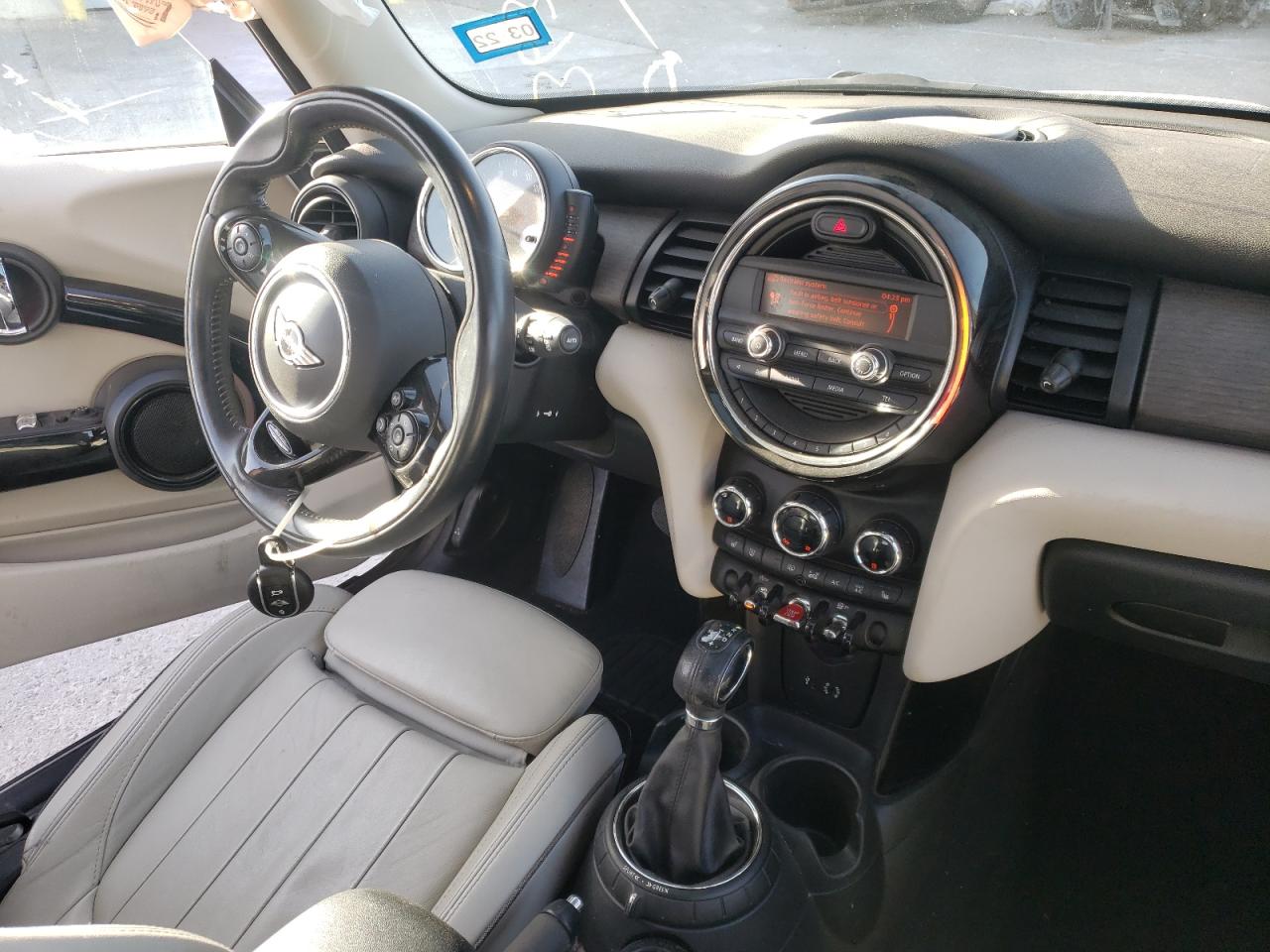 Photo 9 from auction – 2016 MINI COOPER with VIN WMWXP5C53G3B76564