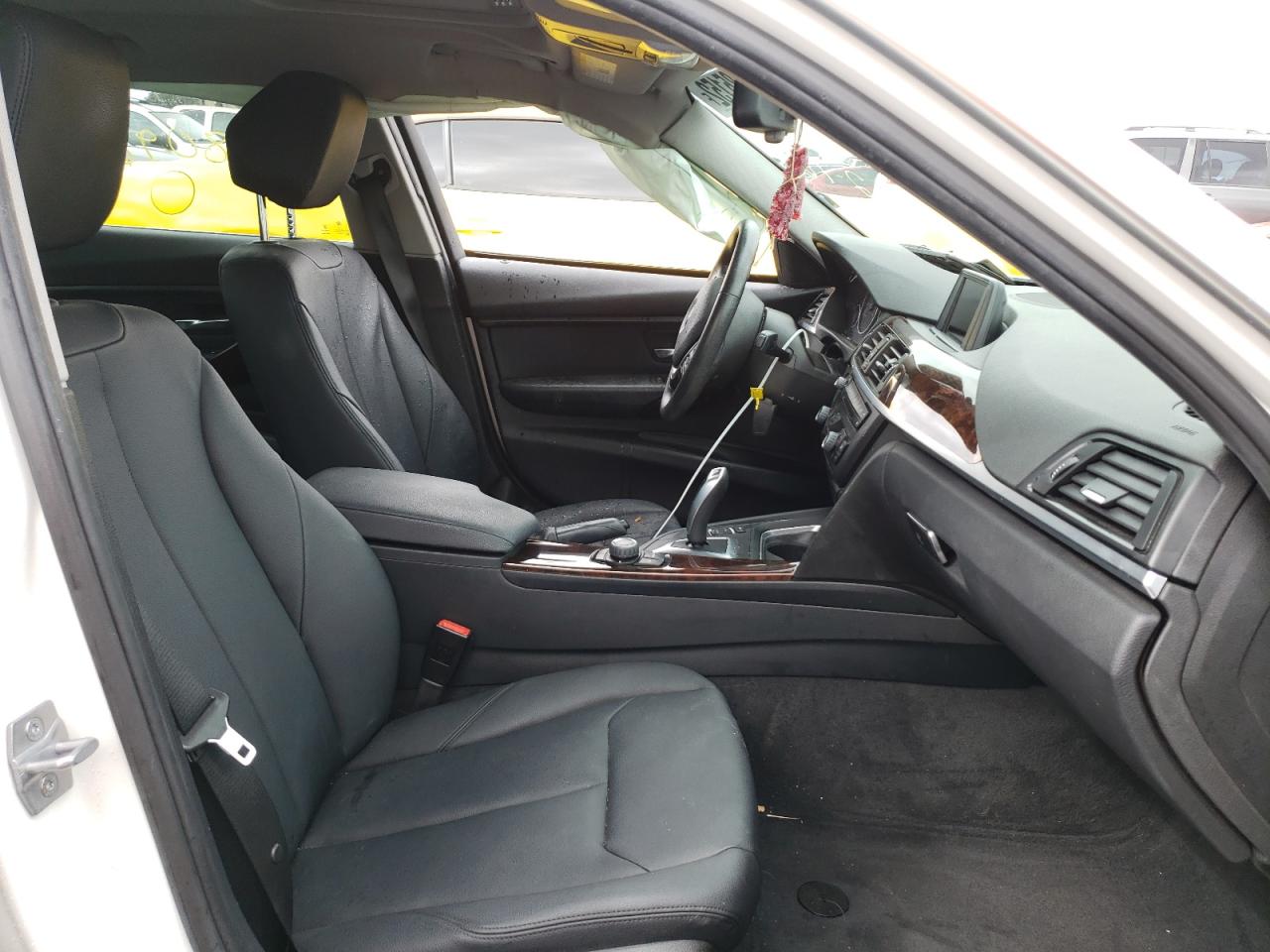 Photo 5 from auction – 2015 BMW 328 I with VIN WBA3A5G52FNS82224