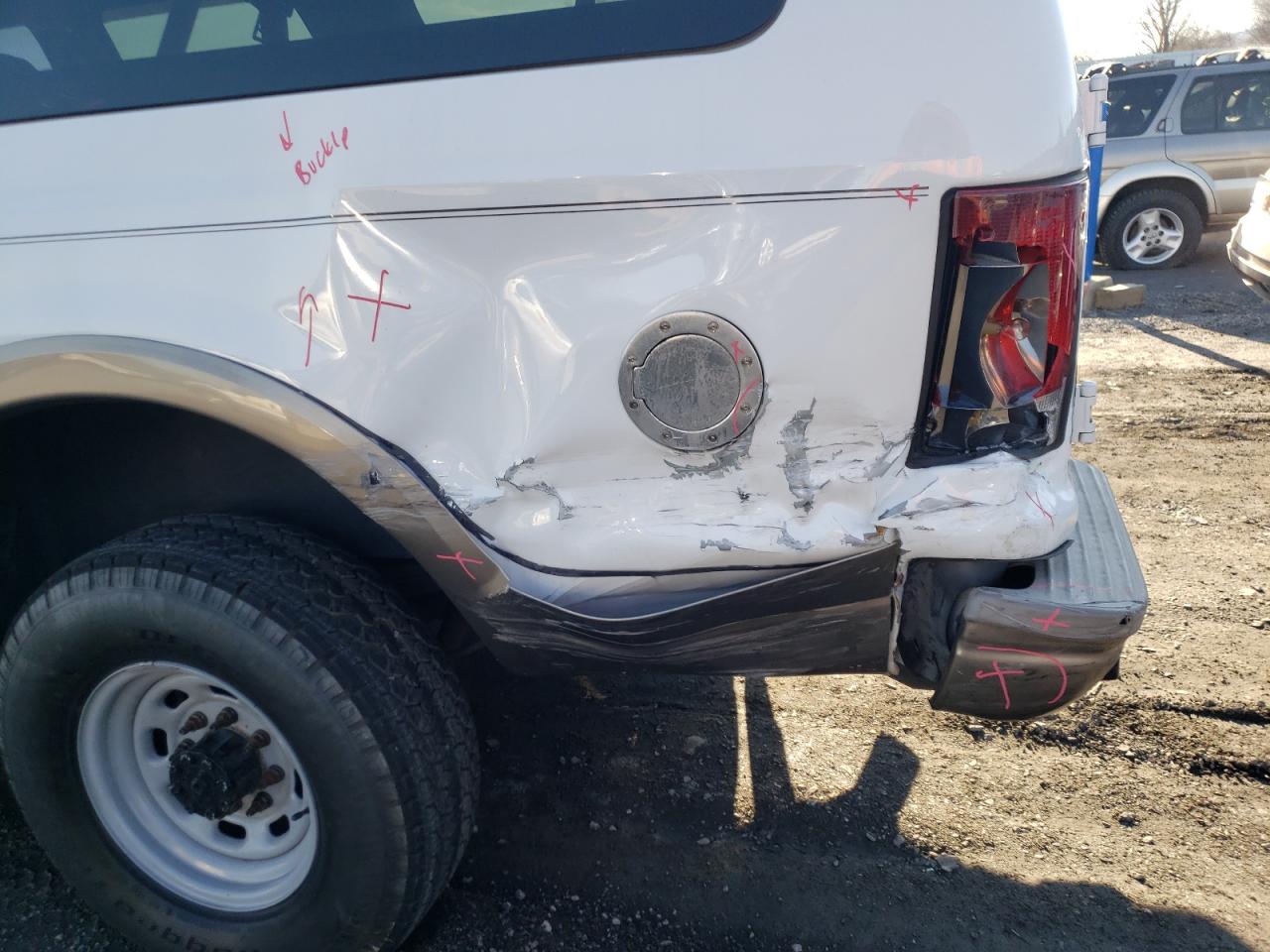 Photo 9 from auction – 2003 FORD EXCURSION with VIN 1FMNU45S23ED68002