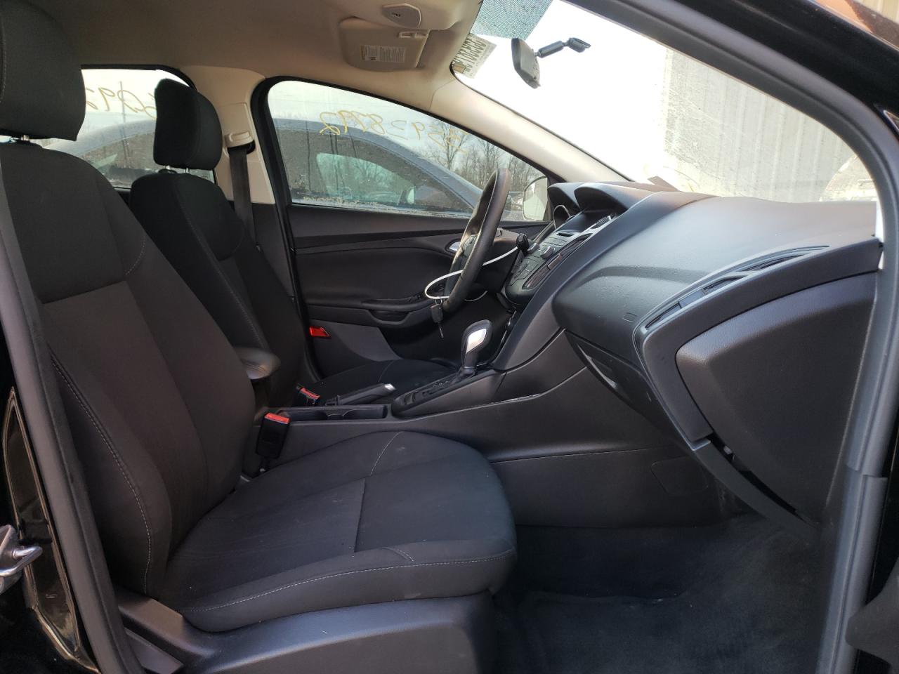 Photo 5 from auction – 2017 FORD FOCUS SE with VIN 1FADP3K29HL264024