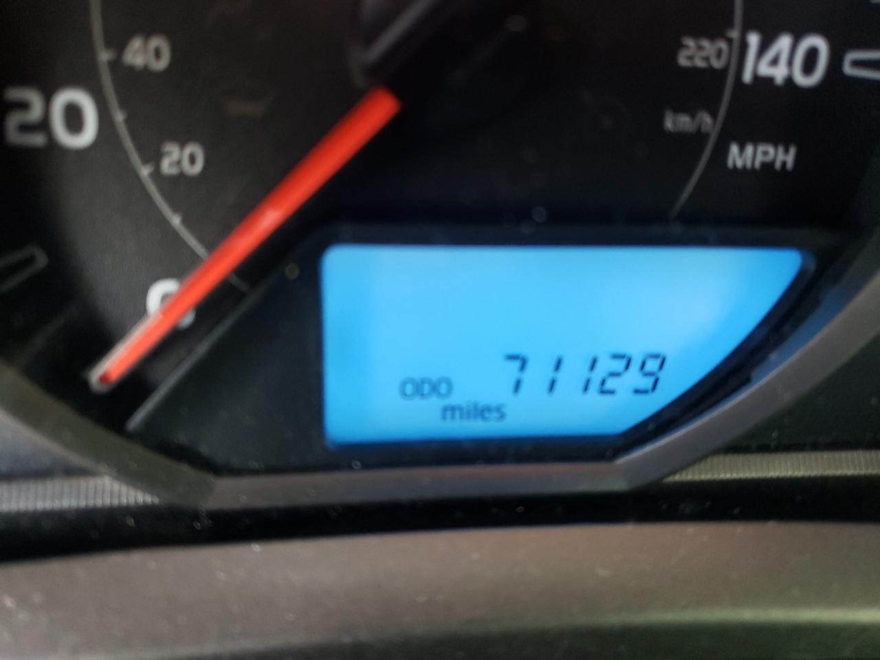 Photo 8 from auction – 2015 TOYOTA RAV4 LE with VIN JTMBFREV2FJ047582