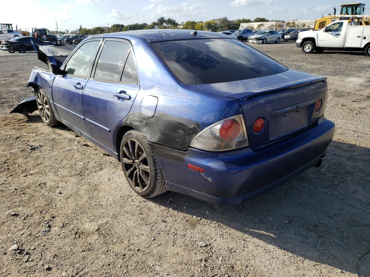 Photo 3 from auction – 2002 LEXUS IS 300 with VIN JTHBD192820057992