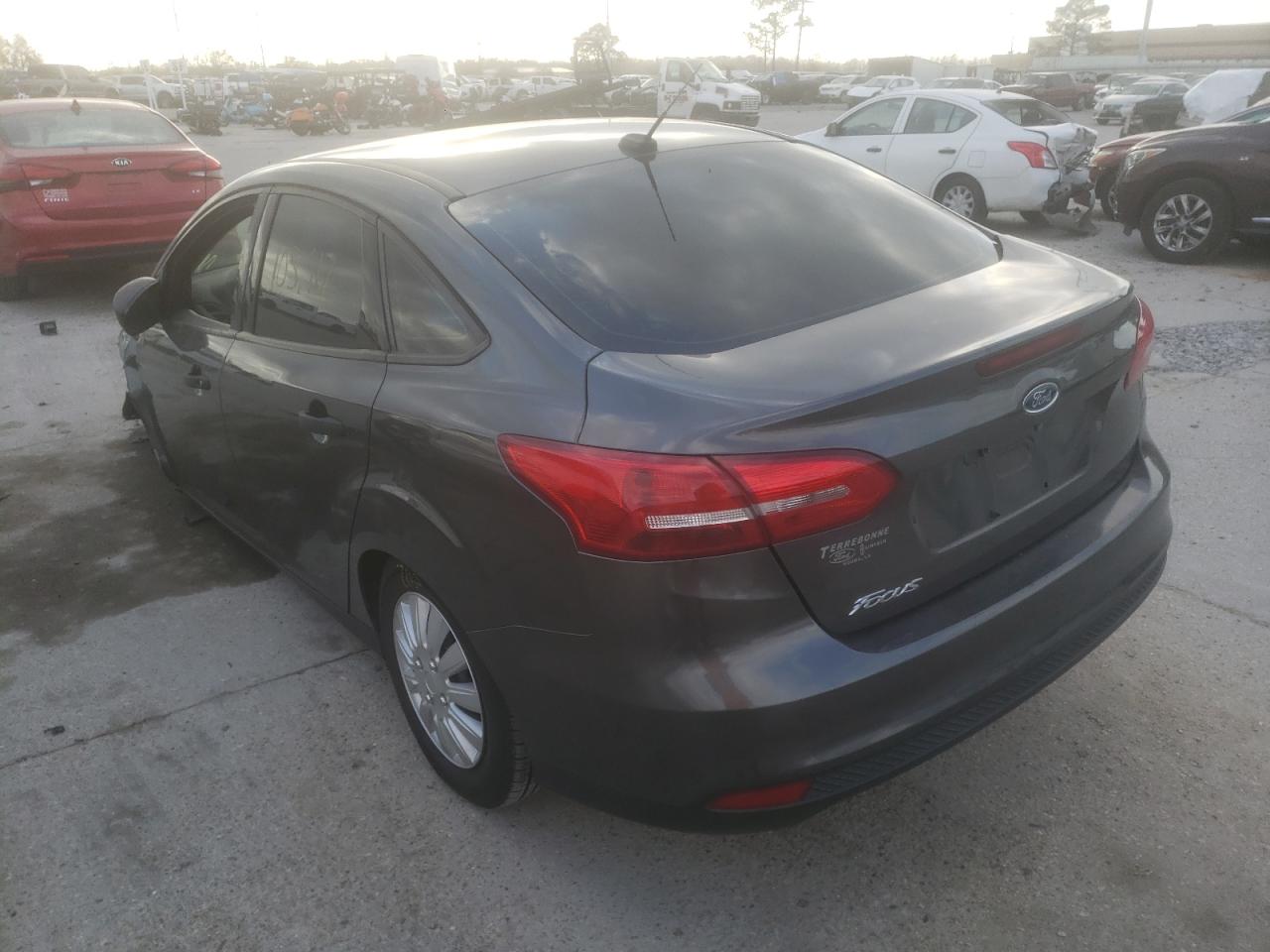Photo 3 from auction – 2018 FORD FOCUS S with VIN 1FADP3E25JL275328
