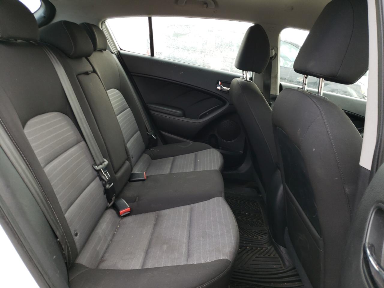 Photo 6 from auction – 2016 KIA FORTE LX with VIN KNAFK5A86G5545748