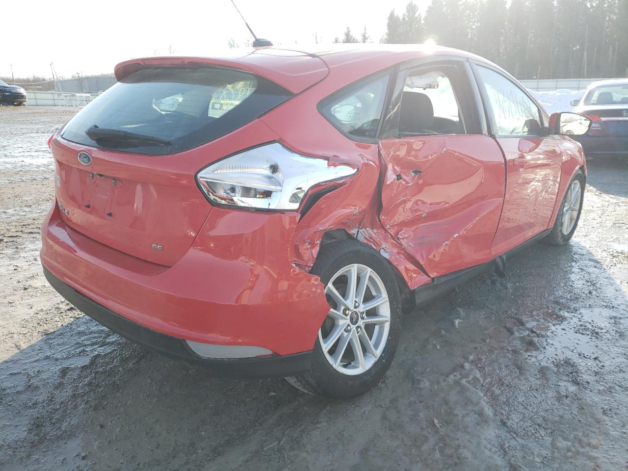 Photo 4 from auction – 2016 FORD FOCUS SE with VIN 1FADP3K23GL243667