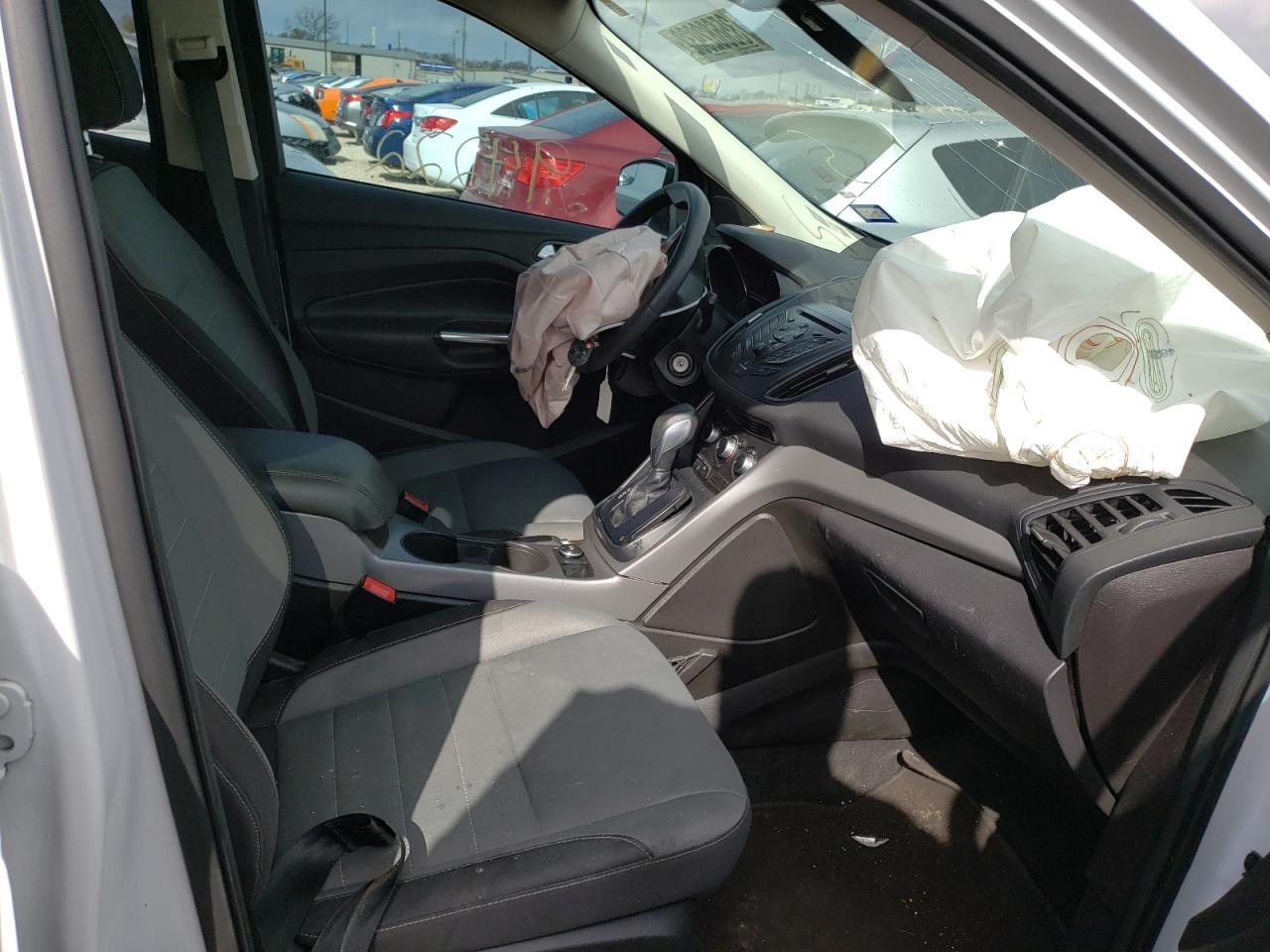 Photo 5 from auction – 2016 FORD ESCAPE SE with VIN 1FMCU0GX5GUB41262